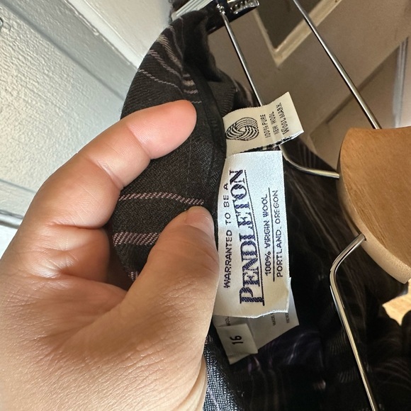 Pendleton VTG pleated skirt 100% Virgin Wool - Picture 3 of 5